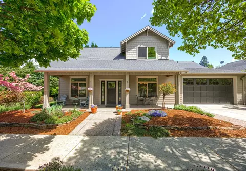 2242 Chitwood Ln, Ashland, OR 97520