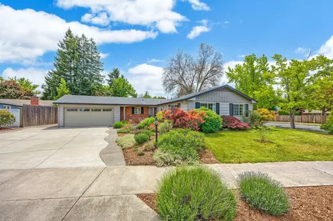 3002 El Dorado Dr, Medford, OR 97504