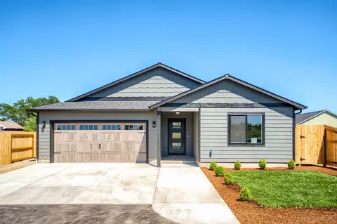 1880 Aster St, Medford, OR 97501