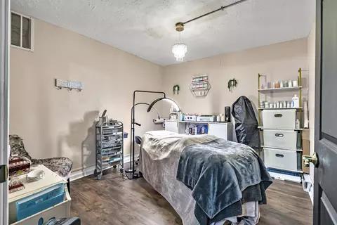 203-209 W Main St, Eagle Point, OR 97524 photo 7