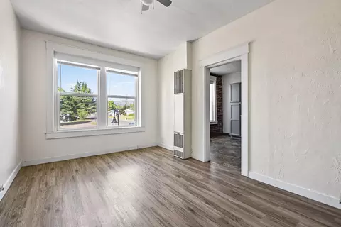 203-209 W Main St, Eagle Point, OR 97524 photo 15
