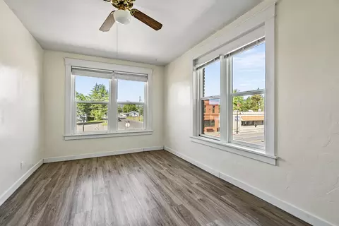 203-209 W Main St, Eagle Point, OR 97524 photo 19