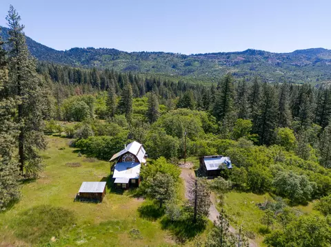 1720 Colestin Rd, Ashland, OR 97520