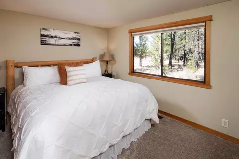 18030 Witchhazel Ln, Sunriver, OR 97707 photo 11