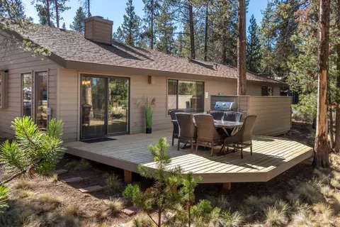 18030 Witchhazel Ln, Sunriver, OR 97707 photo 2