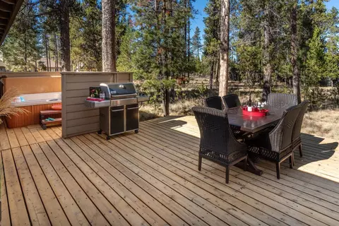 18030 Witchhazel Ln, Sunriver, OR 97707 photo 3