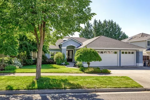 2663 Kerrisdale Ridge Dr, Medford, OR 97504