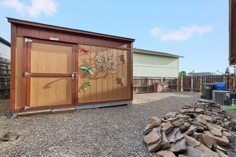 Exterior - 15 Hummingbird Ct, Eagle Point, OR 97524 photo 7 of 7