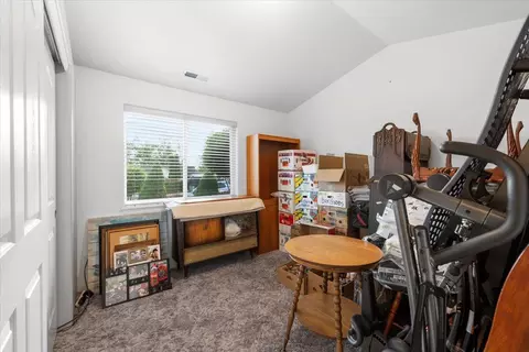 Bedroom - 15 Hummingbird Ct, Eagle Point, OR 97524 photo 1 of 2