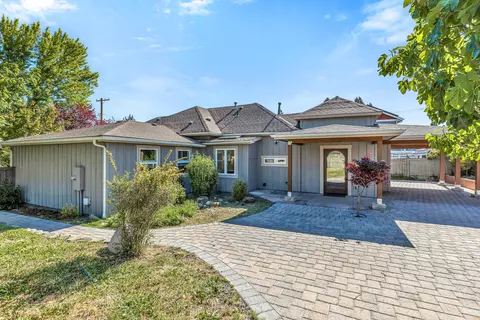 1366 E Main St, Ashland, OR 97520