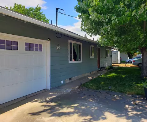 3264 Hanley Rd, Central Point, OR 97502