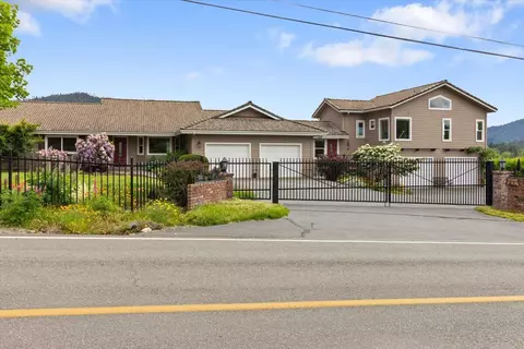 4461 Laurel Ave, Grants Pass, OR 97527