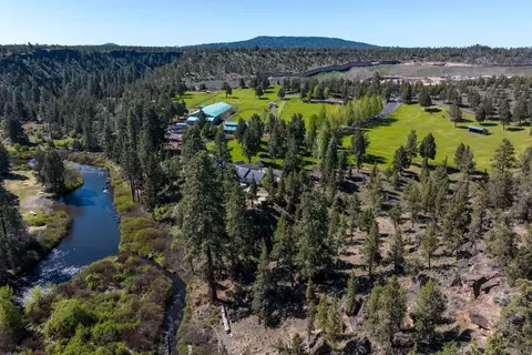 64000 Johnson Rd, Bend, OR 97703