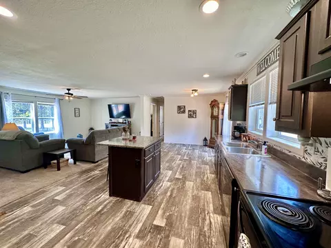 53564 Riverview Dr, La Pine, OR 97739 photo 5