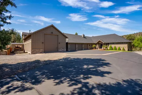 7980 NW Grubstake Way, Redmond, OR 97756
