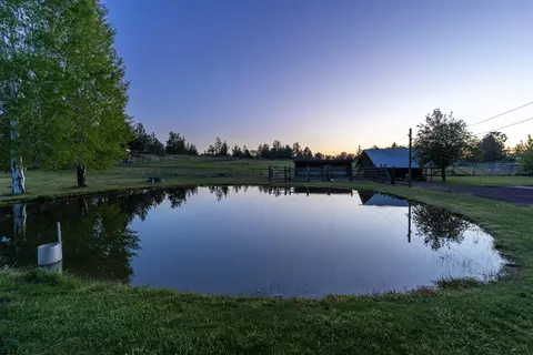 62760 Dixon Loop, Bend, OR 97701 photo 4