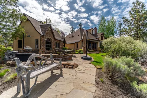 Exterior - 61279 Gorge View St, Bend, OR 97702 photo 13 of 17