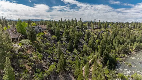 View/Area - 61279 Gorge View St, Bend, OR 97702 photo 7 of 9