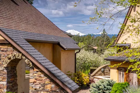 Exterior - 61279 Gorge View St, Bend, OR 97702 photo 5 of 17