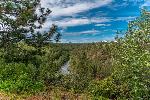 View/Area - 61279 Gorge View St, Bend, OR 97702 photo 2 of 9