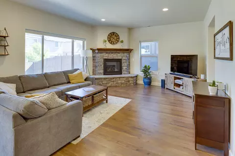 Living - 3132 NE Marea Dr, Bend, OR 97701 photo 3 of 3