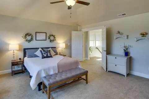 Bedroom - 3132 NE Marea Dr, Bend, OR 97701 photo 4 of 7