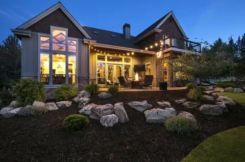 9009 Merlin Dr, Redmond, OR 97756