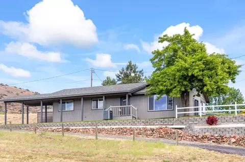 1228 NE Meadowlark Ln, Madras, OR 97741