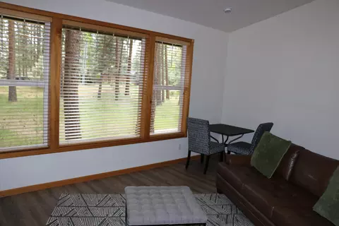 19570 E Campbell Rd, Bend, OR 97702 photo 3