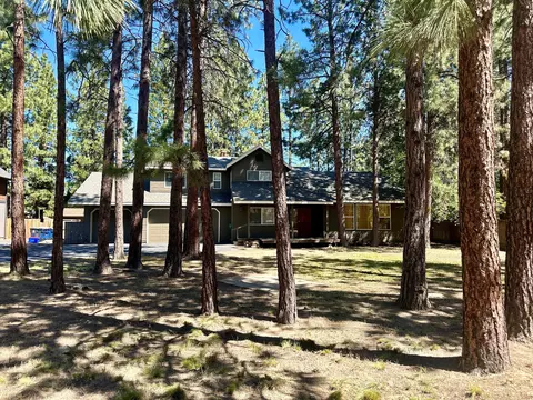 19570 E Campbell Rd, Bend, OR 97702