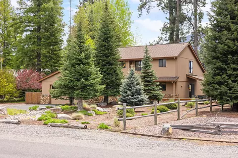 26223 SW Pine Lodge Rd, Camp Sherman, OR 97730