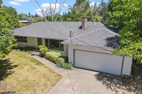 2349 Griffin Creek Rd, Medford, OR 97501