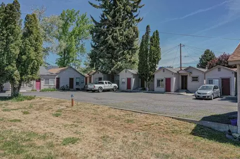 2451 Biehn St, Klamath Falls, OR 97601