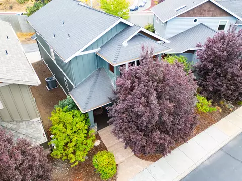 61390 Merriewood Ct, Bend, OR 97702