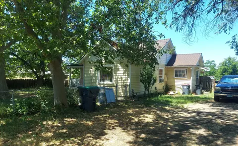 1938 W Stewart Ave, Medford, OR 97501