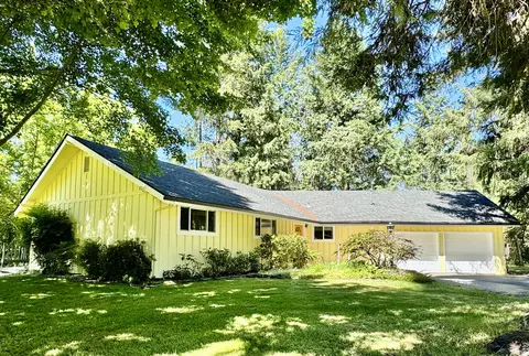 298 Honeylynn Ln, Grants Pass, OR 97527