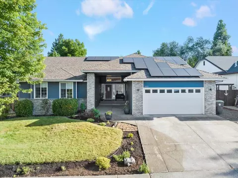 3421 Blackpine Dr, Medford, OR 97504