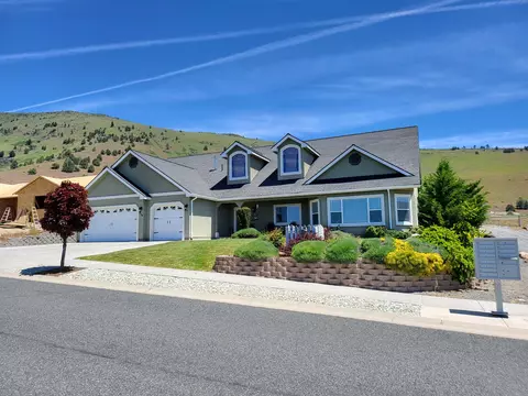 219 Skyridge Dr, Klamath Falls, OR 97603