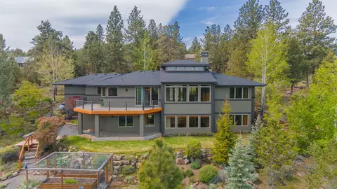 885 NW Chelsea Loop, Bend, OR 97703