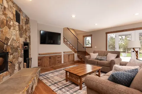 Living - 64885 Mcgrath Rd, Bend, OR 97701 photo 2 of 4