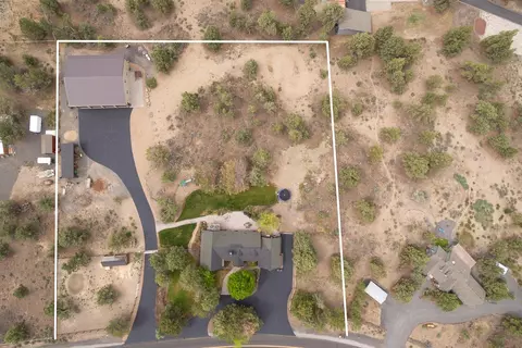 View/Area - 64885 Mcgrath Rd, Bend, OR 97701 photo 7 of 7