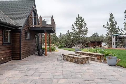 Exterior - 64885 Mcgrath Rd, Bend, OR 97701 photo 8 of 15