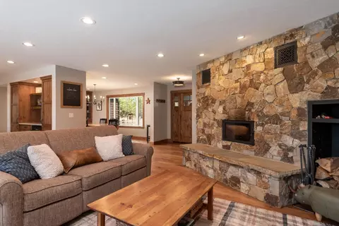 Living - 64885 Mcgrath Rd, Bend, OR 97701 photo 4 of 4