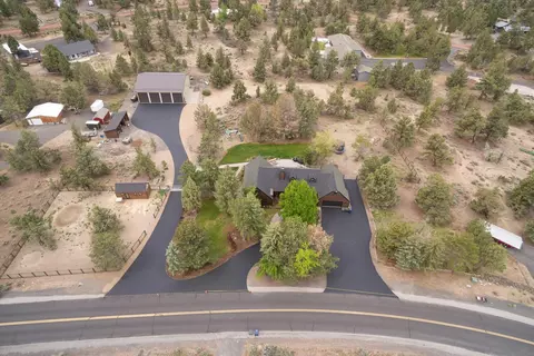 View/Area - 64885 Mcgrath Rd, Bend, OR 97701 photo 6 of 7