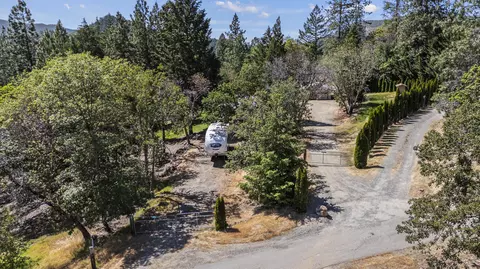 10244 N Applegate Rd, Grants Pass, OR 97527 photo 3