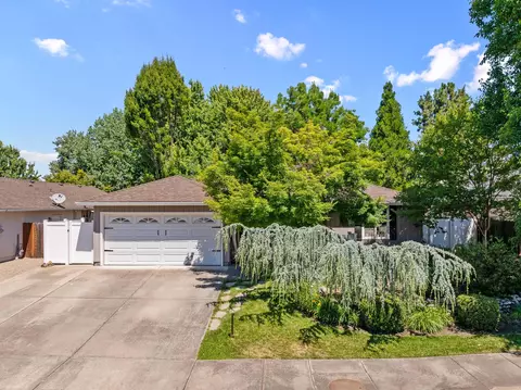 1105 Juanita Way, Central Point, OR 97502