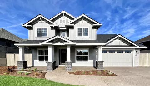 541 Autumn Hills Dr, Medford, OR 97504