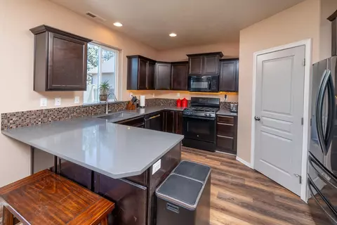 21242 Thornhill Ln, Bend, OR 97701 photo 9