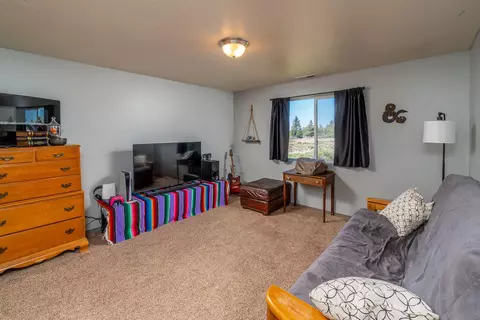 21242 Thornhill Ln, Bend, OR 97701 photo 17