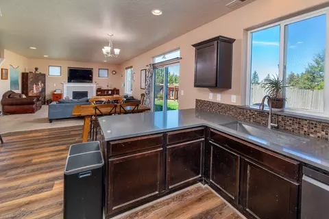 21242 Thornhill Ln, Bend, OR 97701 photo 10